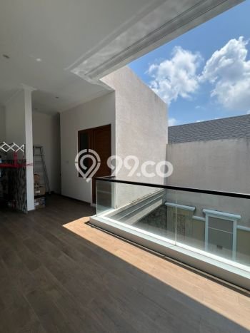 Hunian Mewah LB 350m2 Siap Huni Desain Elegan di Citraland, Surabaya Hunian Mewah LB 350m2 Siap Huni Desain Elegan di Citraland, Surabaya