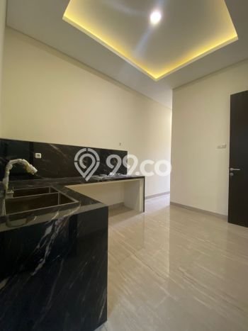 Hunian Elit LB 220m2 Siap Pakai Desain Elegan di Citraland, Surabaya Hunian Elit LB 220m2 Siap Pakai Desain Elegan di Citraland, Surabaya