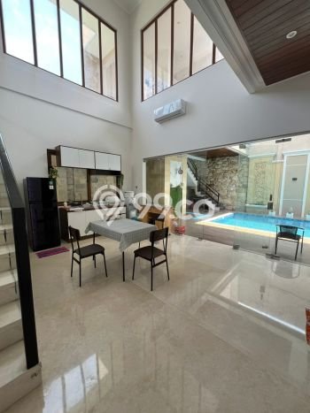 Hunian Mewah LB 350m2 Siap Huni Desain Elegan di Citraland, Surabaya Hunian Mewah LB 350m2 Siap Huni Desain Elegan di Citraland, Surabaya