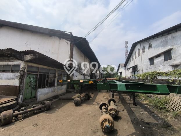 Gudang Strategis di Margomulyo, Luas 10800m2m², Area Komersial Gudang Strategis di Margomulyo, Luas 10800m2m², Area Komersial