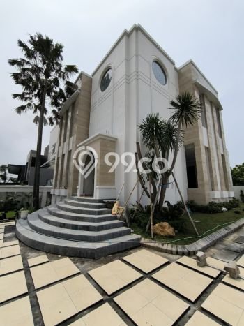 Rumah Elit Modern Tanpa Renovasi di Citraland Surabaya Rumah Elit Modern Tanpa Renovasi di Citraland Surabaya