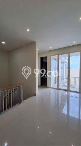 DIJUAL CEPAT! Rumah Siap Huni Area Strategis Pakuwon Indah, LT 200m2m² LB 224m2m² DIJUAL CEPAT! Rumah Siap Huni Area Strategis Pakuwon Indah, LT 200m2m² LB 224m2m²