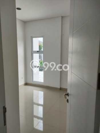 Rumah Green Lake City, Amerika Latin 10x18,Selatan, hrg 4,8M nego Rumah Green Lake City, Amerika Latin 10x18,Selatan, hrg 4,8M nego