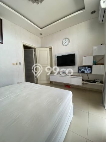 Jual Rumah Mewah Elegan Dengan View Eksklusif di Green Lake City, Jakarta Barat Jual Rumah Mewah Elegan Dengan View Eksklusif di Green Lake City, Jakarta Barat