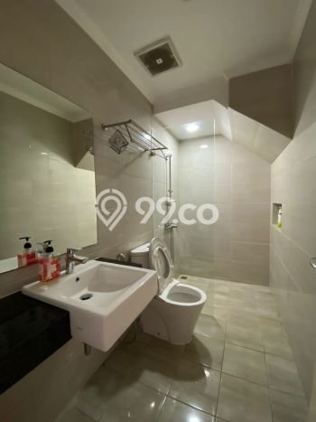 Jual Rumah Mewah Elegan Dengan View Eksklusif di Green Lake City, Jakarta Barat Jual Rumah Mewah Elegan Dengan View Eksklusif di Green Lake City, Jakarta Barat
