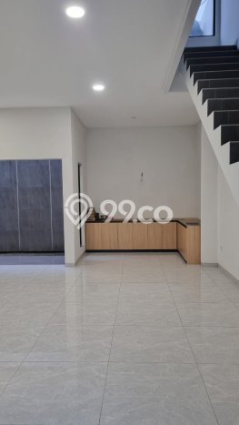 Rumah Mewah LB 150m2 Siap Huni Desain Elegan di Metland Puri, Jakarta Barat Rumah Mewah LB 150m2 Siap Huni Desain Elegan di Metland Puri, Jakarta Barat