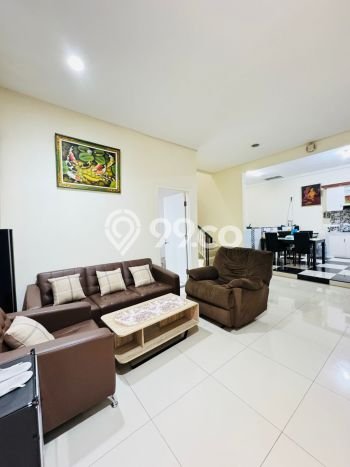 Rumah Elit LB 180m2 Siap Huni Desain Elegan di Green Lake City, Jakarta Barat Rumah Elit LB 180m2 Siap Huni Desain Elegan di Green Lake City, Jakarta Barat