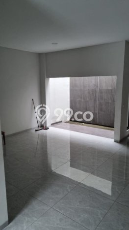 Rumah Mewah LB 150m2 Siap Huni Desain Elegan di Metland Puri, Jakarta Barat Rumah Mewah LB 150m2 Siap Huni Desain Elegan di Metland Puri, Jakarta Barat
