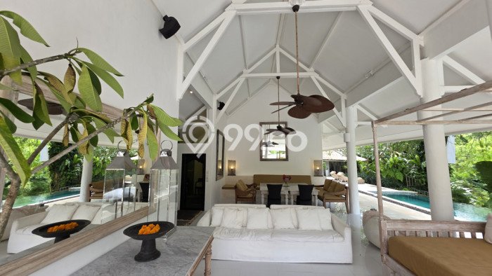 Dijual Vila Kawasan , Dimensi 1600m2m², Lokasi Strategis Dijual Vila Kawasan , Dimensi 1600m2m², Lokasi Strategis