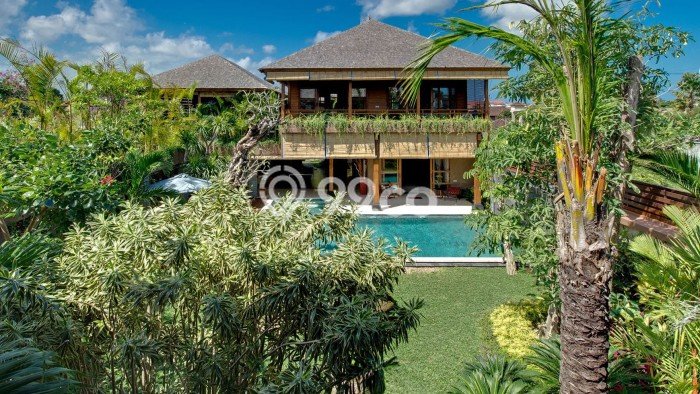 Vila Kawasan , Area 1000m2m², Posisi Strategis Vila Kawasan , Area 1000m2m², Posisi Strategis