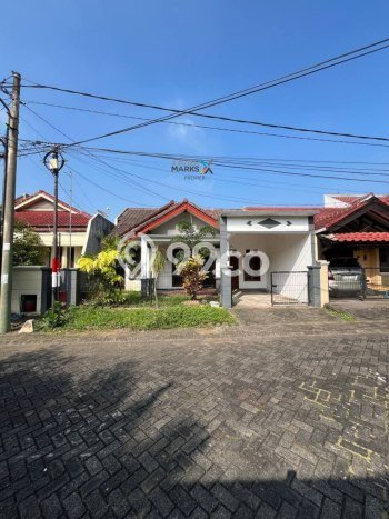 Rumah Modern 5 Kamar LT 200m2 di Araya Rumah Modern 5 Kamar LT 200m2 di Araya