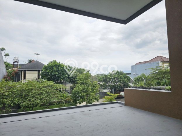 Ready to Use! Premium House LT 300m2 Desain Modern di Araya Ready to Use! Premium House LT 300m2 Desain Modern di Araya
