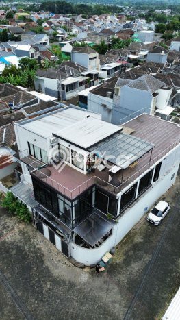 Siap Huni Hunian Elit 9 Kamar di Karangploso Dekat ke Mana Pun Siap Huni Hunian Elit 9 Kamar di Karangploso Dekat ke Mana Pun