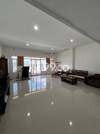 Rumah Strategis Modern Lb 200m2 di Lawang, Malang Rumah Strategis Modern Lb 200m2 di Lawang, Malang