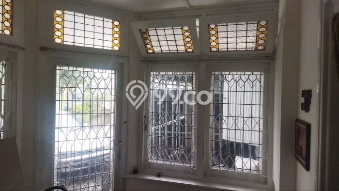 Siap Huni Rumah Mewah 8 Kamar di Klojen Dekat ke Mana Pun Siap Huni Rumah Mewah 8 Kamar di Klojen Dekat ke Mana Pun