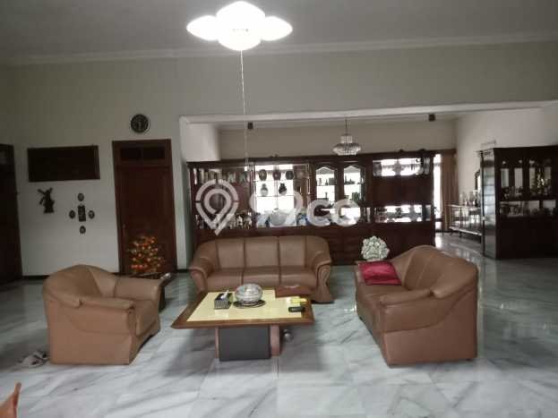 Rumah Elit LB 400m2 Siap Huni Desain Elegan di Surabaya Kota, Surabaya Rumah Elit LB 400m2 Siap Huni Desain Elegan di Surabaya Kota, Surabaya