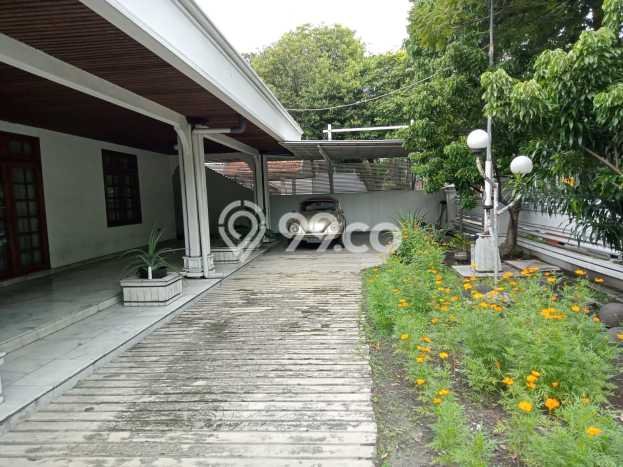 Rumah Elit LB 400m2 Siap Huni Desain Elegan di Surabaya Kota, Surabaya Rumah Elit LB 400m2 Siap Huni Desain Elegan di Surabaya Kota, Surabaya