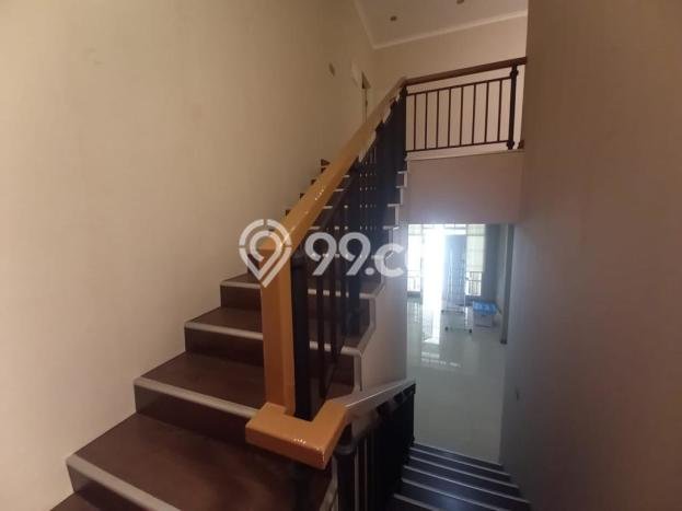 Dijual Rumah Luas Megah Dengan View Eksklusif di Gading Serpong, Tangerang Dijual Rumah Luas Megah Dengan View Eksklusif di Gading Serpong, Tangerang
