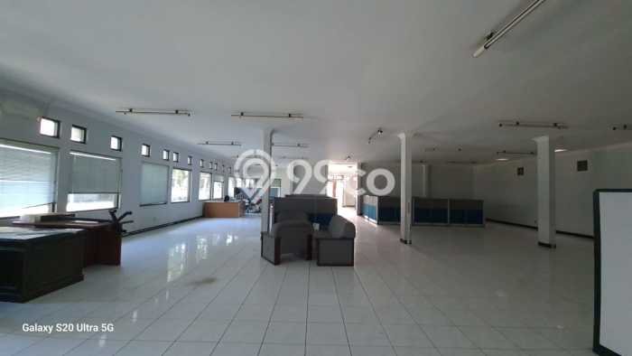 Kantor Dijual di Bandung LT 2176m2 & LB 1980m2 Lokasi Terbaik! Kantor Dijual di Bandung LT 2176m2 & LB 1980m2 Lokasi Terbaik!