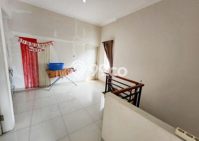 Rumah LT 160m2m² / LB 170m2m² Area Strategis di , Tangerang Selatan Rumah LT 160m2m² / LB 170m2m² Area Strategis di , Tangerang Selatan