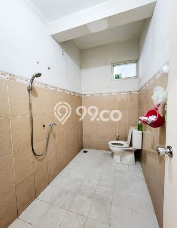 Rumah LT 160m2m² / LB 170m2m² Area Strategis di , Tangerang Selatan Rumah LT 160m2m² / LB 170m2m² Area Strategis di , Tangerang Selatan