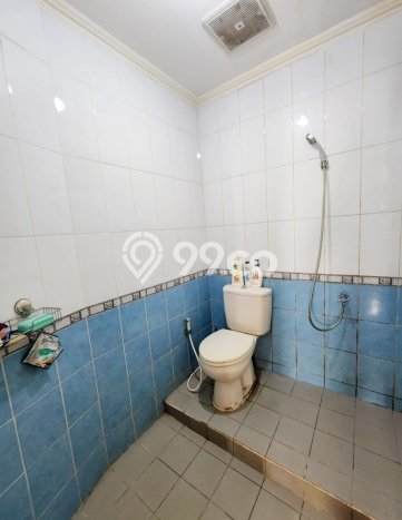 Rumah LT 160m2m² / LB 170m2m² Area Strategis di , Tangerang Selatan Rumah LT 160m2m² / LB 170m2m² Area Strategis di , Tangerang Selatan
