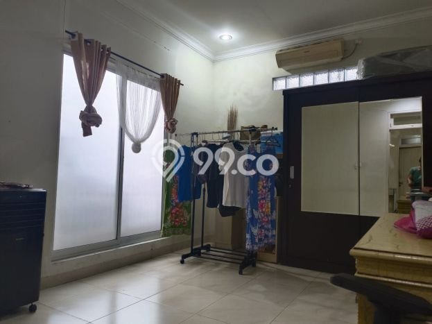 Dijual Rumah 4 KT di , Tangerang Selatan - Luas Tanah 180m2m² Dijual Rumah 4 KT di , Tangerang Selatan - Luas Tanah 180m2m²