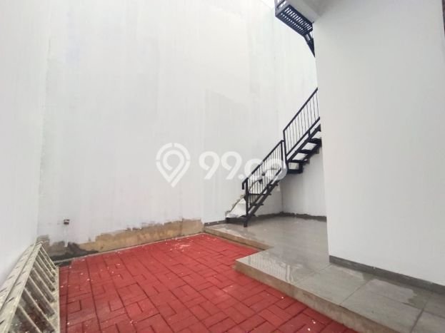 Rumah Nyaman dengan Luas Tanah 136m2m² dan Luas Bangunan 170m2m² di Kawasan , Tangerang Selatan Rumah Nyaman dengan Luas Tanah 136m2m² dan Luas Bangunan 170m2m² di Kawasan , Tangerang Selatan