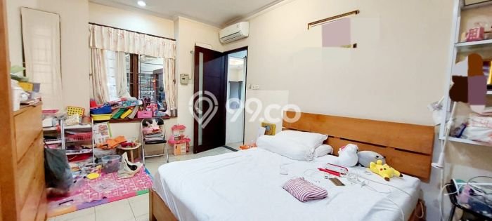 Rumah Idaman dengan Luas Tanah 300m2m² di Lingkungan Asri , Tangerang Selatan Rumah Idaman dengan Luas Tanah 300m2m² di Lingkungan Asri , Tangerang Selatan
