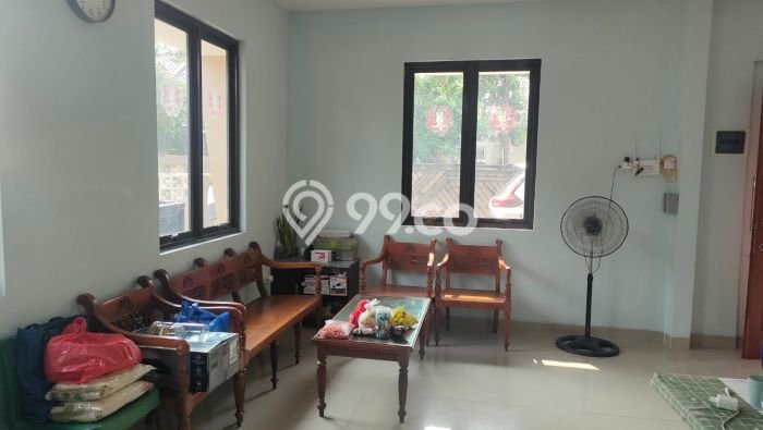 Rumah Siap Huni lokasi , Tangerang Selatan, LT 180m2m² LB 165m2m² Rumah Siap Huni lokasi , Tangerang Selatan, LT 180m2m² LB 165m2m²