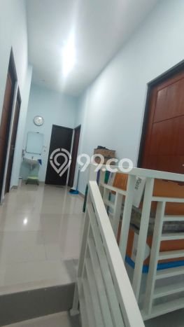 Rumah Siap Huni lokasi , Tangerang Selatan, LT 180m2m² LB 165m2m² Rumah Siap Huni lokasi , Tangerang Selatan, LT 180m2m² LB 165m2m²