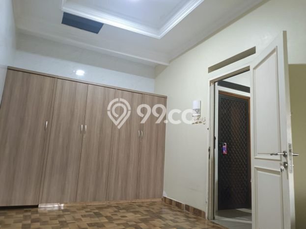 Rumah Strategis , Tangerang Selatan, Luas 144m2m² LB 120m2m² Rumah Strategis , Tangerang Selatan, Luas 144m2m² LB 120m2m²