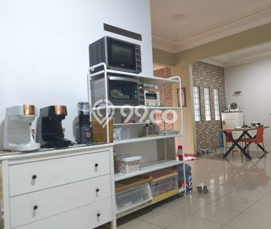Rumah Strategis , Tangerang Selatan, Luas 144m2m² LB 120m2m² Rumah Strategis , Tangerang Selatan, Luas 144m2m² LB 120m2m²