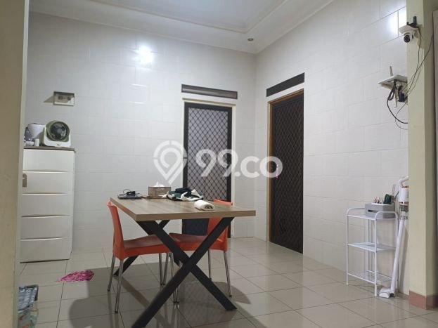 Rumah Strategis , Tangerang Selatan, Luas 144m2m² LB 120m2m² Rumah Strategis , Tangerang Selatan, Luas 144m2m² LB 120m2m²