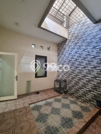 Rumah Lokasi Strategis area , Tangerang Selatan, LT 200m2m² Bangunan 114m2m² Rumah Lokasi Strategis area , Tangerang Selatan, LT 200m2m² Bangunan 114m2m²