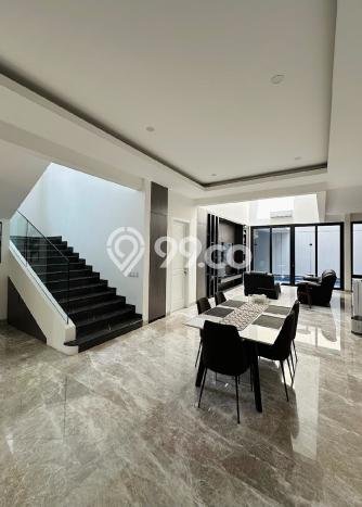 Ready to Use! Luxury House LT 392m2 Desain Elegan di Alam Sutera Ready to Use! Luxury House LT 392m2 Desain Elegan di Alam Sutera