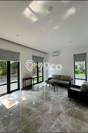 Ready to Use! Luxury House LT 392m2 Desain Elegan di Alam Sutera Ready to Use! Luxury House LT 392m2 Desain Elegan di Alam Sutera