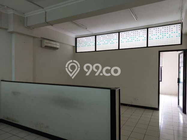 LOKASI SUPER STRATEGIS! Ruko Kawasan , Luas 380m2m², Area Bisnis LOKASI SUPER STRATEGIS! Ruko Kawasan , Luas 380m2m², Area Bisnis