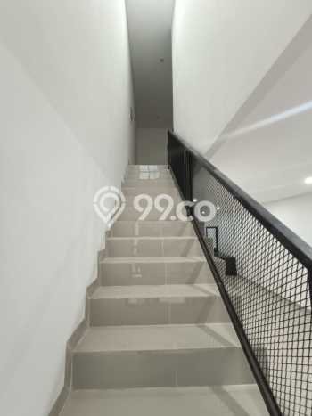 SPECIAL OFFER! Rumah Asri area , LT 100m2m² Bangunan 135m2m² SPECIAL OFFER! Rumah Asri area , LT 100m2m² Bangunan 135m2m²