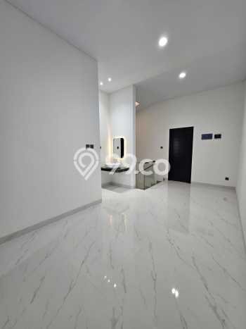Ready to Use! Premium House LT 102m2 Desain Elegan di Alam Sutera Ready to Use! Premium House LT 102m2 Desain Elegan di Alam Sutera