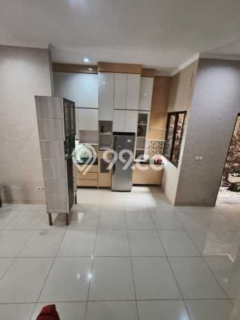 For Sale Rumah 4 Kamar Lokasi Ideal Nyaman dan Strategis di BSD For Sale Rumah 4 Kamar Lokasi Ideal Nyaman dan Strategis di BSD