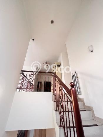 Rumah area Villa Melati Mas, Tangerang Selatan, LT 413m² Bangunan 400m² Rumah area Villa Melati Mas, Tangerang Selatan, LT 413m² Bangunan 400m²