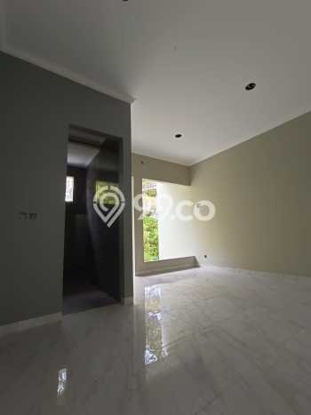 Rumah Luas Asri 3 KT Siap Huni di Serpong Villa Melati Mas Tangerang Selatan Rumah Luas Asri 3 KT Siap Huni di Serpong Villa Melati Mas Tangerang Selatan