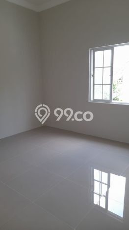 Rumah Lokasi Strategis di , Tangerang Selatan, Luas 135m2m² Bangunan 230m2m² Rumah Lokasi Strategis di , Tangerang Selatan, Luas 135m2m² Bangunan 230m2m²