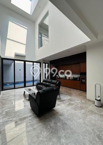 Ready to Use! Luxury House LT 392m2 Desain Elegan di Alam Sutera Ready to Use! Luxury House LT 392m2 Desain Elegan di Alam Sutera
