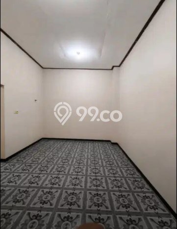 Rumah Terawat area Rungkut, Surabaya, Luas Tanah 105m2m², Luas Bangunan 180m2m² Rumah Terawat area Rungkut, Surabaya, Luas Tanah 105m2m², Luas Bangunan 180m2m²
