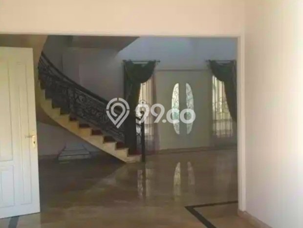 INVESTASI TEPAT! Rumah area Gubeng, Luas 369m2m² LB 550m2m² INVESTASI TEPAT! Rumah area Gubeng, Luas 369m2m² LB 550m2m²