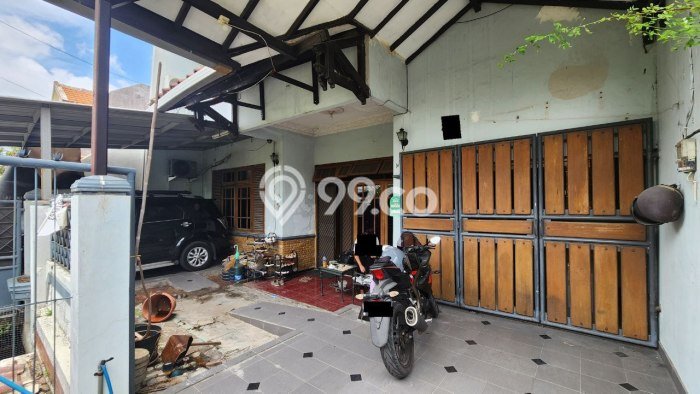 Dijual Rumah Premium dengan Fasilitas Sekitar Lengkap di Wonocolo, Surabaya Dijual Rumah Premium dengan Fasilitas Sekitar Lengkap di Wonocolo, Surabaya