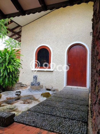 Rumah Strategis Jemursari, Surabaya, Luas 955m2m² Bangunan 350m2m² Rumah Strategis Jemursari, Surabaya, Luas 955m2m² Bangunan 350m2m²