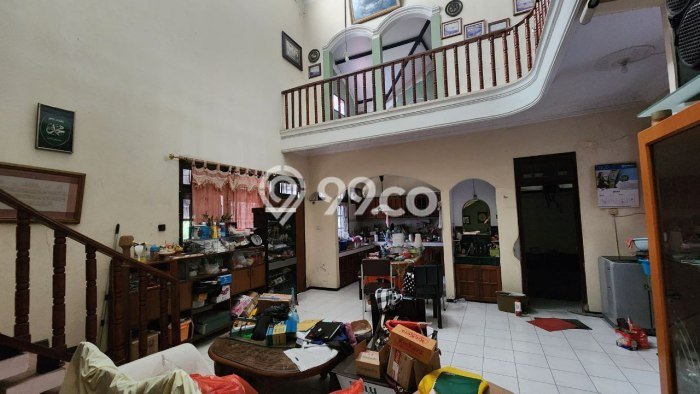 Dijual Rumah Premium dengan Fasilitas Sekitar Lengkap di Wonocolo, Surabaya Dijual Rumah Premium dengan Fasilitas Sekitar Lengkap di Wonocolo, Surabaya